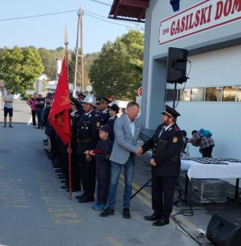 Franci Kraškovic, predsednik PGD Škofljica ob predaji novega vozila s strani Občine Škofljica in župana Primoža Cimermana